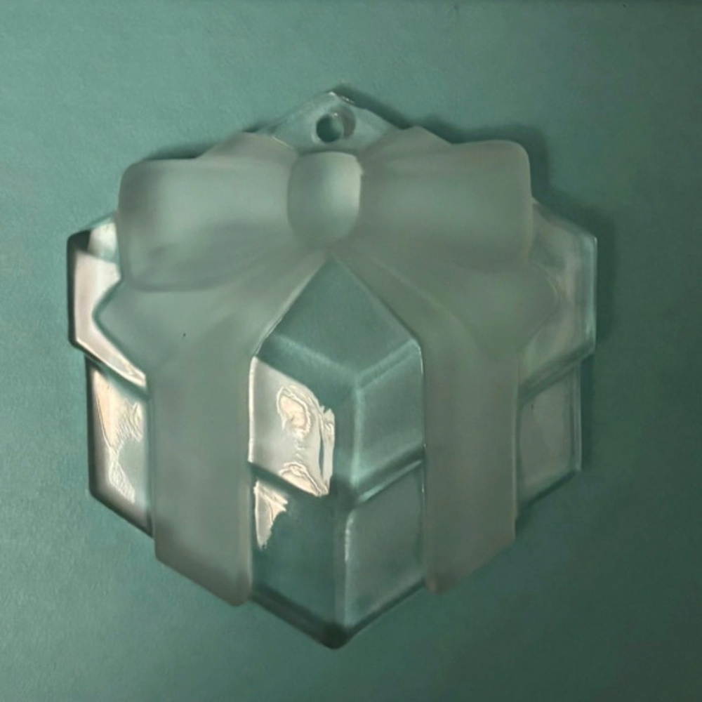 Tiffany Bow Box Christmas Ornament